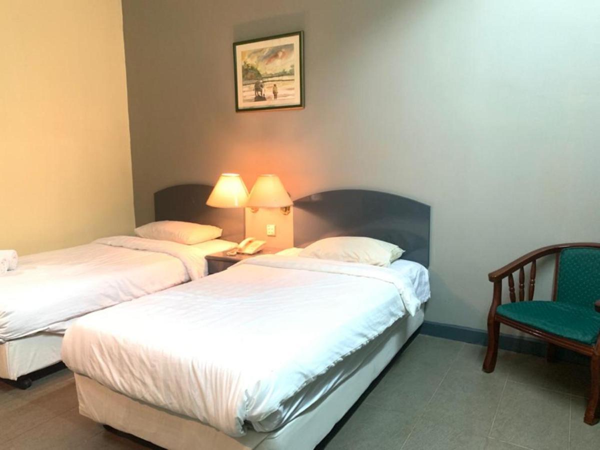 Super Oyo Capital O 90146 Alh Continental Resort Karak Экстерьер фото
