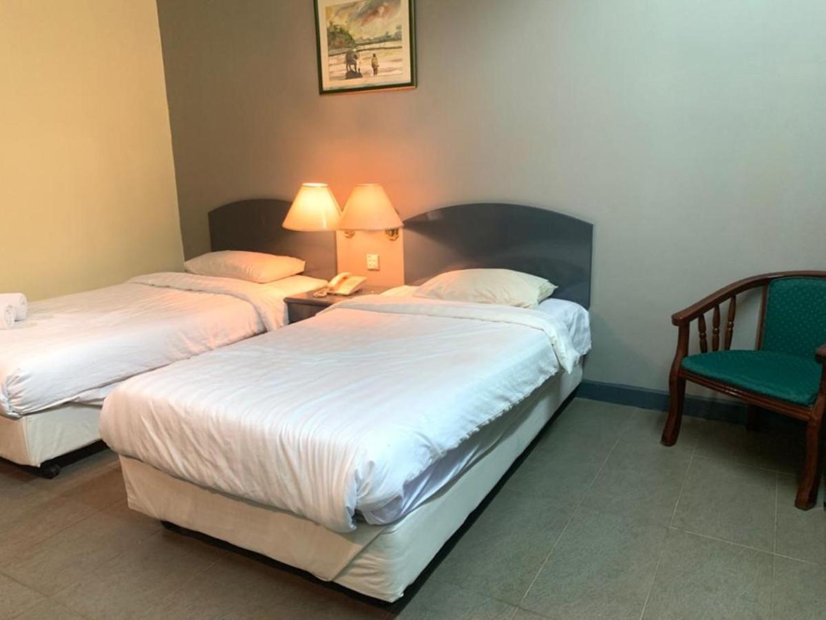 Super Oyo Capital O 90146 Alh Continental Resort Karak Экстерьер фото